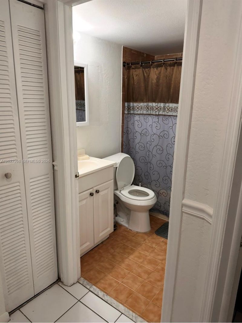 5420 W 21st Ct, Unit 411, Hialeah, FL 33016 Photo