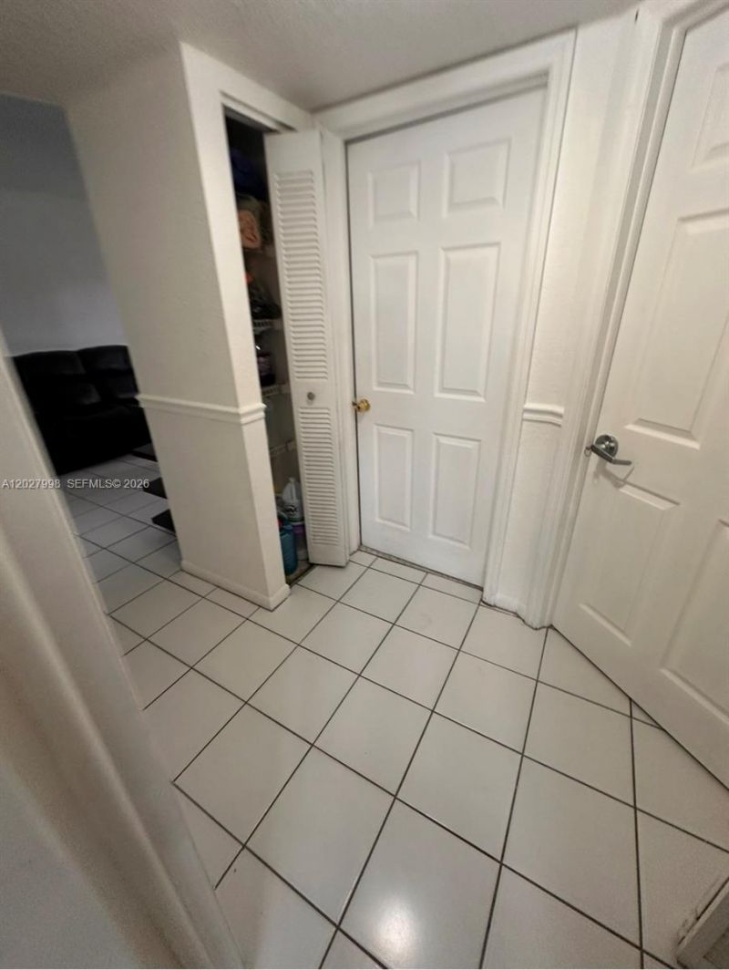 5420 W 21st Ct, Unit 411, Hialeah, FL 33016 Photo