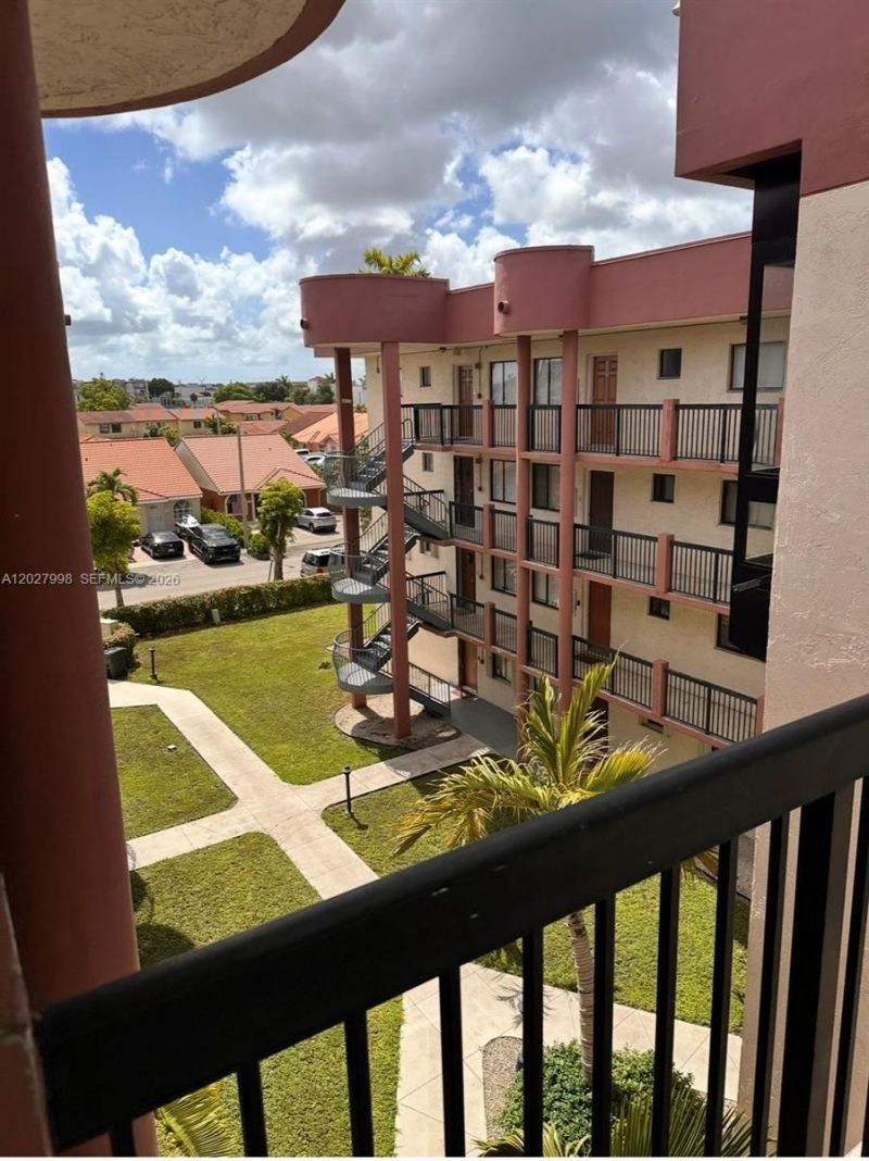 5420 W 21st Ct, Unit 411, Hialeah, FL 33016 Photo