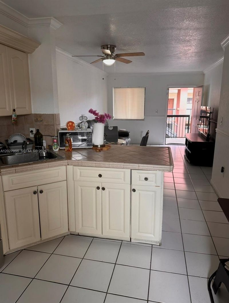 5420 W 21st Ct, Unit 411, Hialeah, FL 33016 Photo