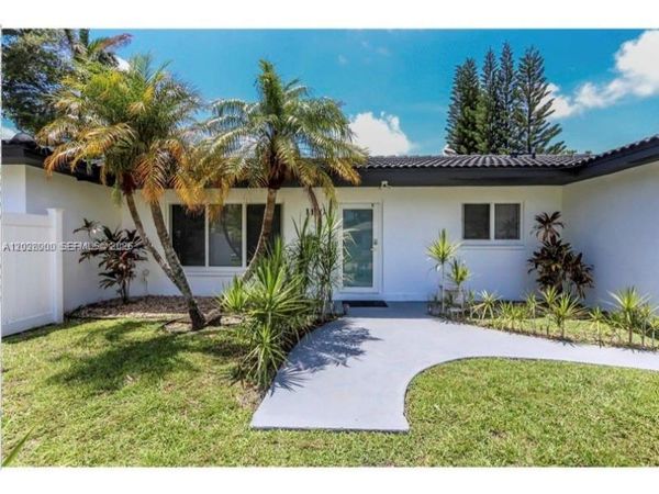 1110 S 14th Ave , Hollywood, FL 33020