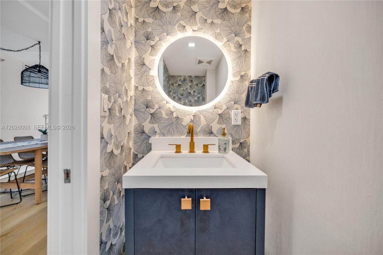 6917 Collins Ave, Unit 1404, Miami Beach, FL 33141 Photo