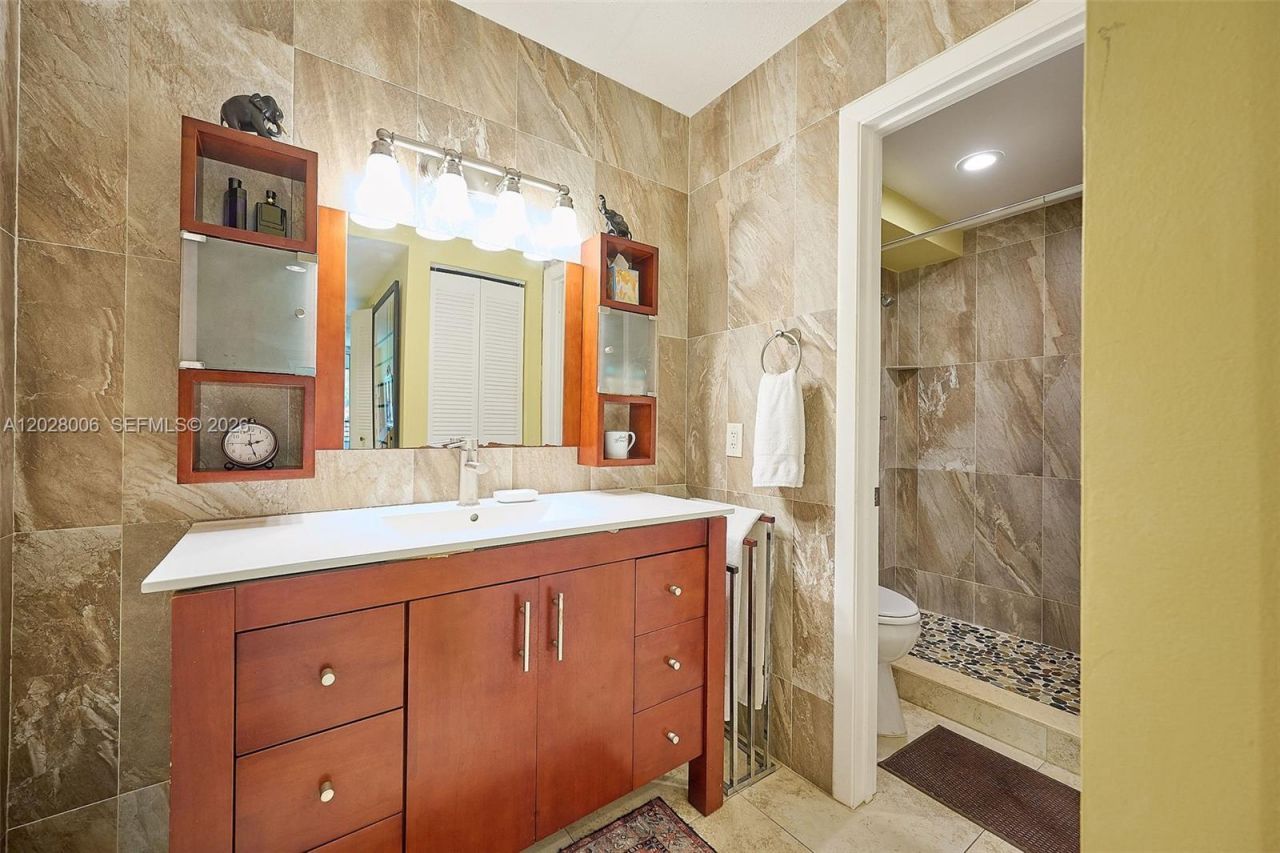 1450 Sheridan St, Unit 13E, Hollywood, FL 33020 Photo
