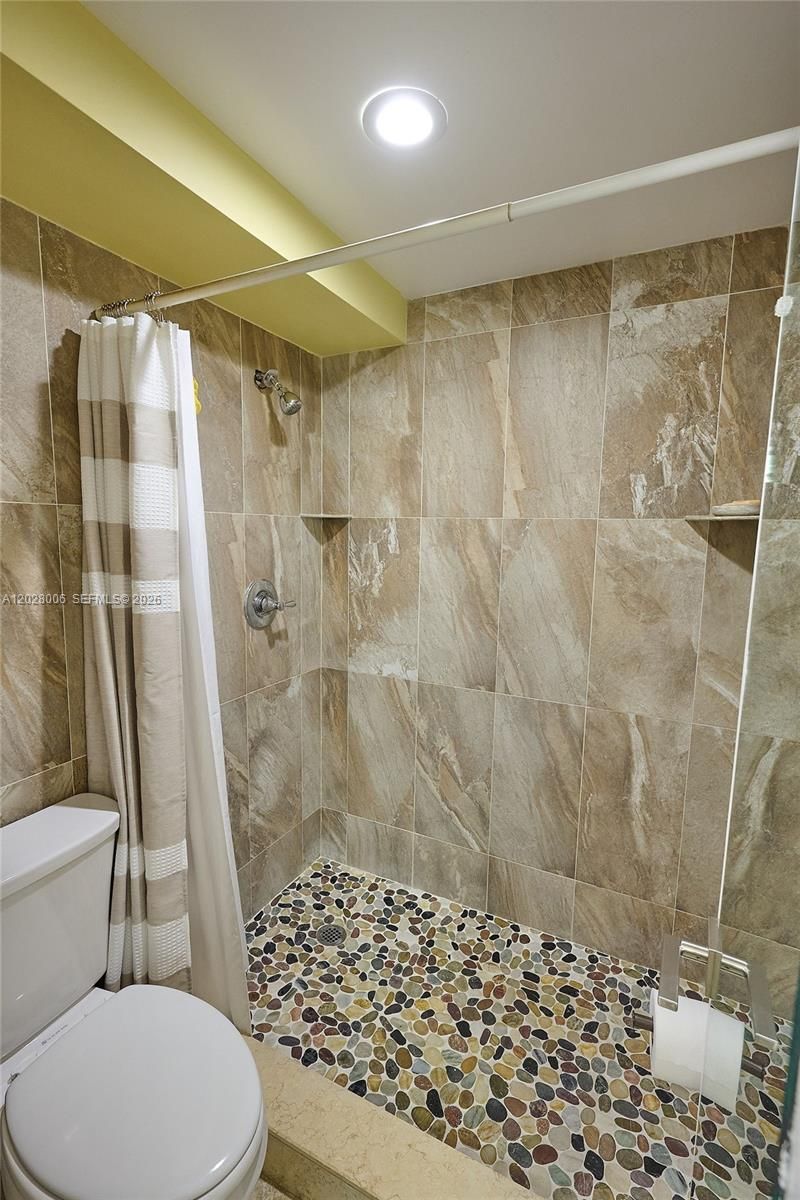 1450 Sheridan St, Unit 13E, Hollywood, FL 33020 Photo