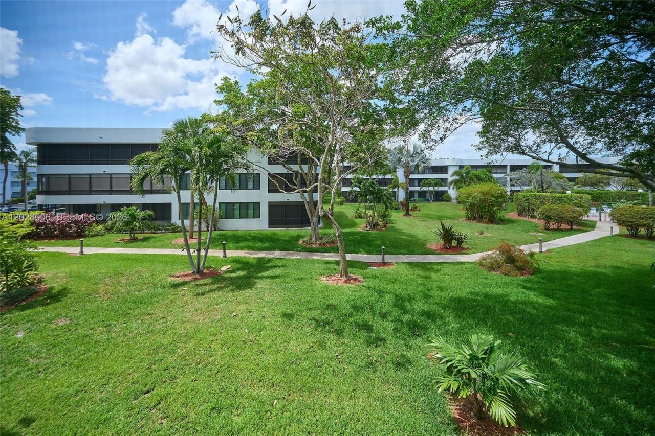 1450 Sheridan St, Unit 13E, Hollywood, FL 33020 Photo