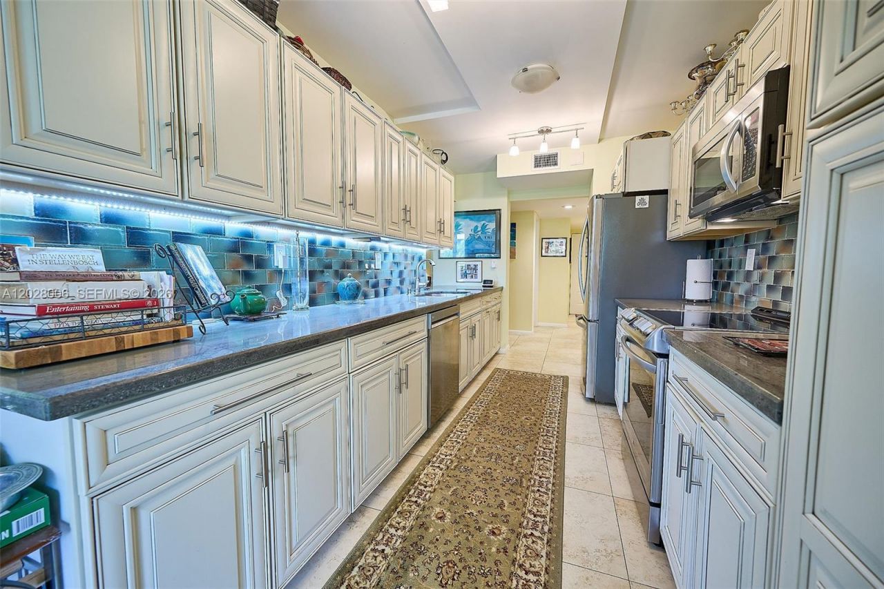 1450 Sheridan St, Unit 13E, Hollywood, FL 33020 Photo