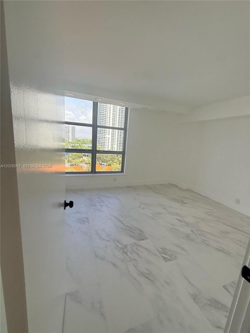 19101 NE 36th Ct , Unit 1005, Aventura, FL 33180 Photo