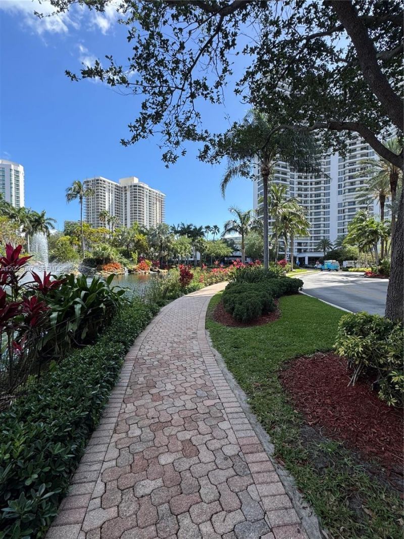 19101 NE 36th Ct , Unit 1005, Aventura, FL 33180 Photo