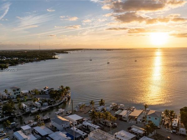 325 Calusa Street , Key Largo, FL 33037