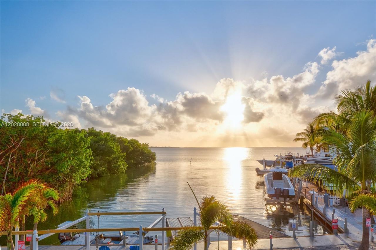 325 Calusa Street , Key Largo, FL 33037 Photo