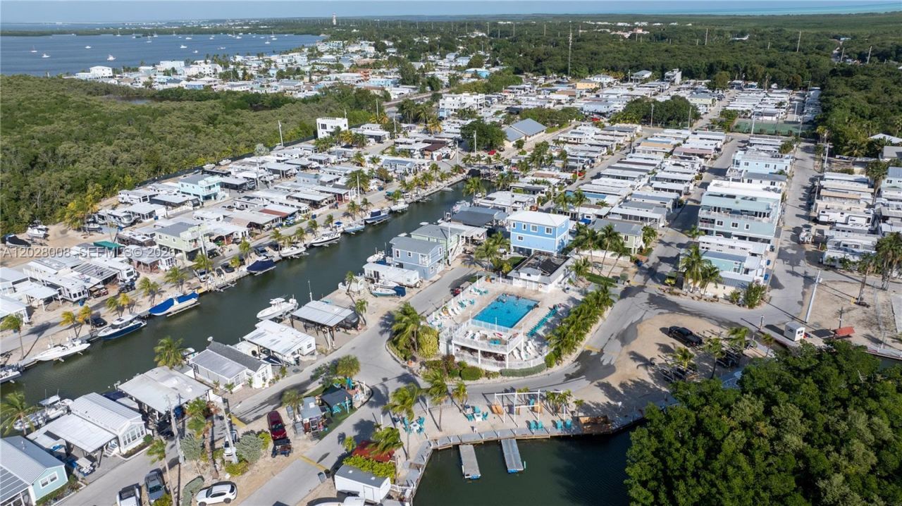 325 Calusa Street , Key Largo, FL 33037 Photo