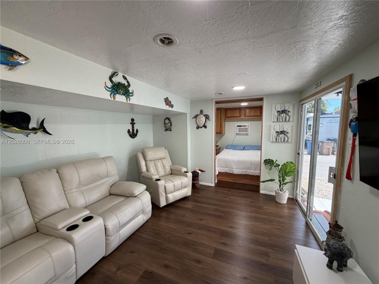 325 Calusa Street , Key Largo, FL 33037 Photo