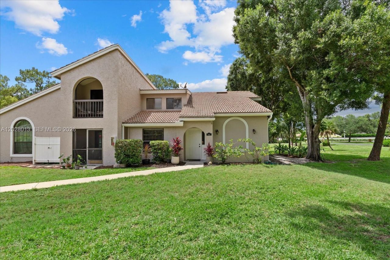 940 Augusta, Unit 937, Naples, FL 34113 Main Photo