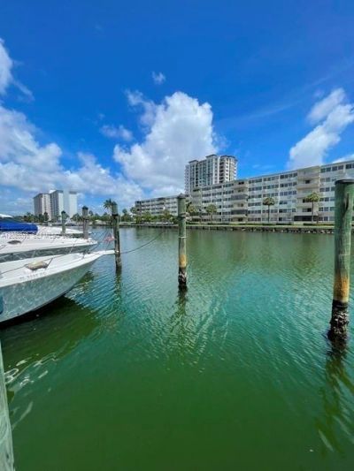 100 Bayview Dr, Unit 1623, Sunny Isles Beach, FL 33160 Photo