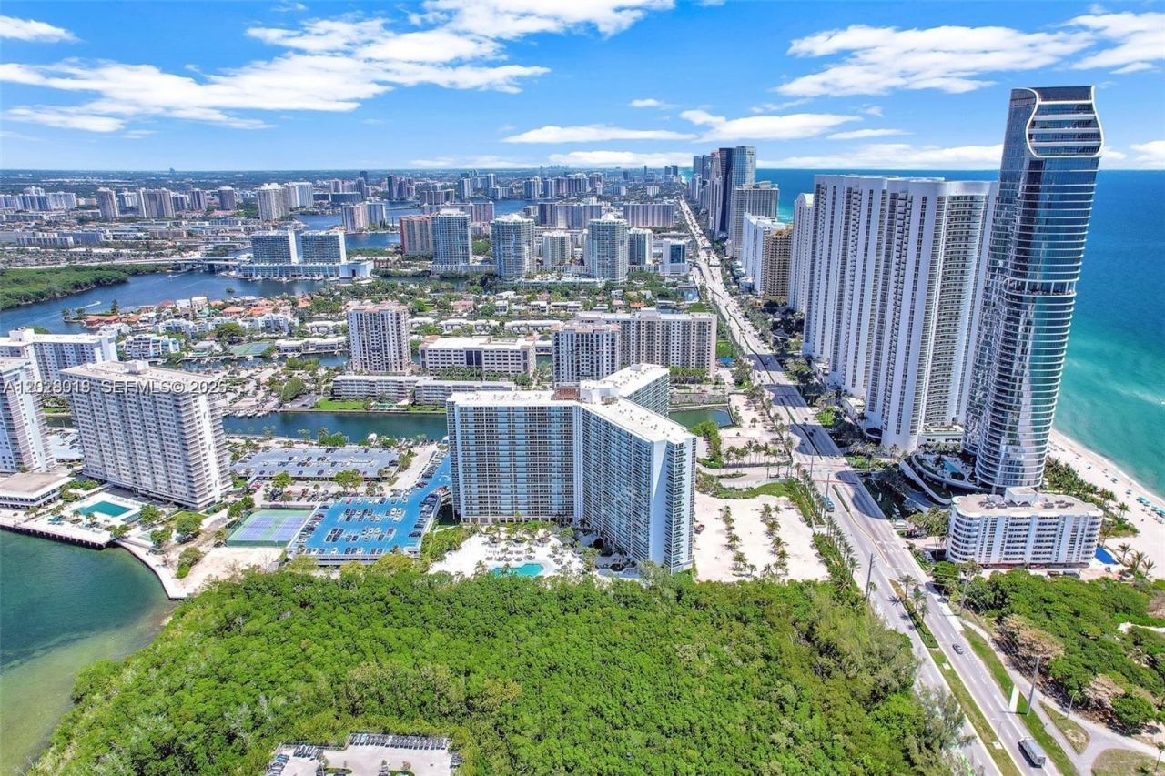 100 Bayview Dr, Unit 1623, Sunny Isles Beach, FL 33160 Photo