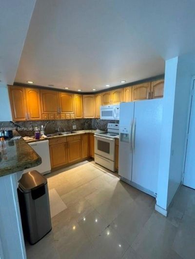 100 Bayview Dr, Unit 1623, Sunny Isles Beach, FL 33160 Photo