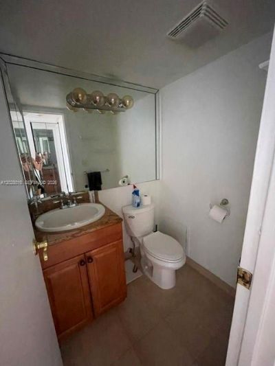 100 Bayview Dr, Unit 1623, Sunny Isles Beach, FL 33160 Photo