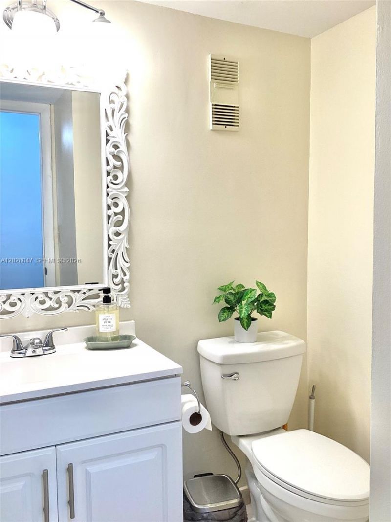 8900 Washington Blvd , Unit 415, Pembroke Pines, FL 33025 Photo