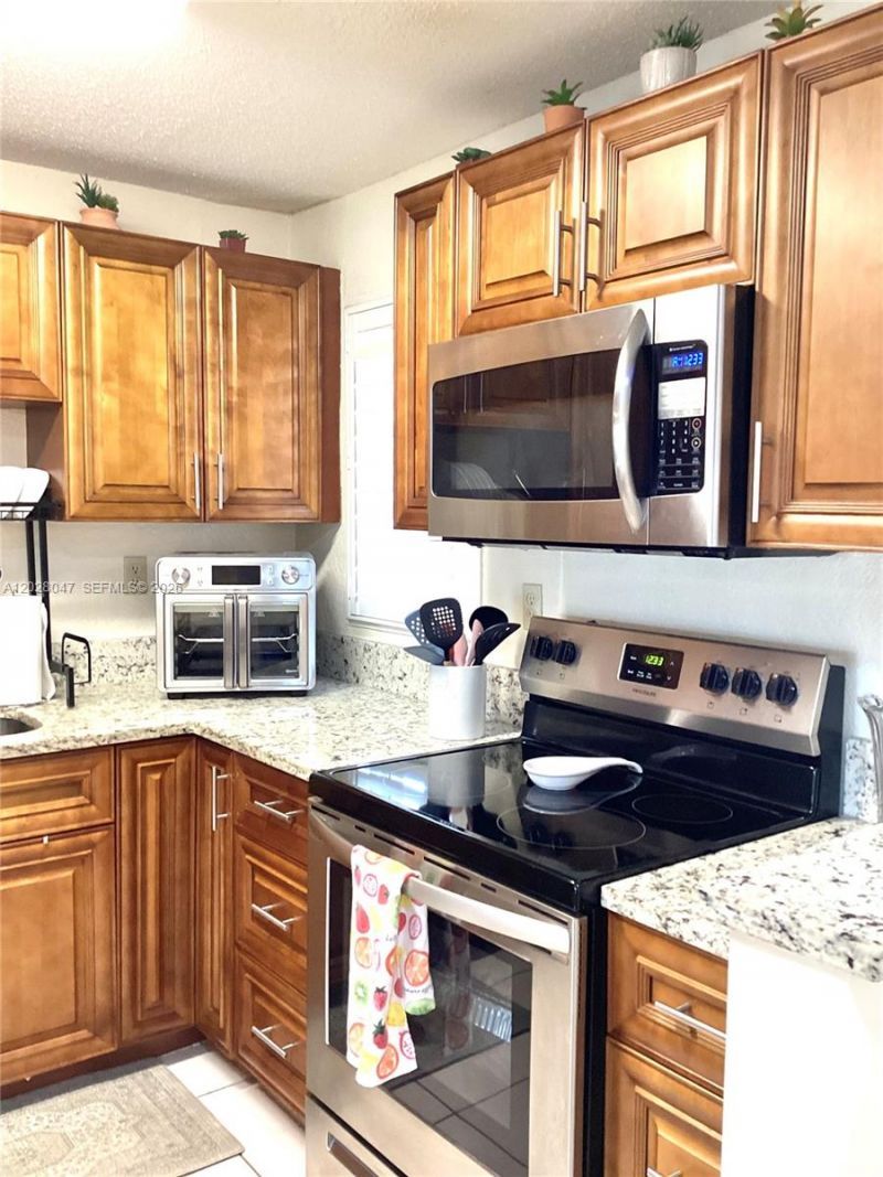 8900 Washington Blvd , Unit 415, Pembroke Pines, FL 33025 Photo