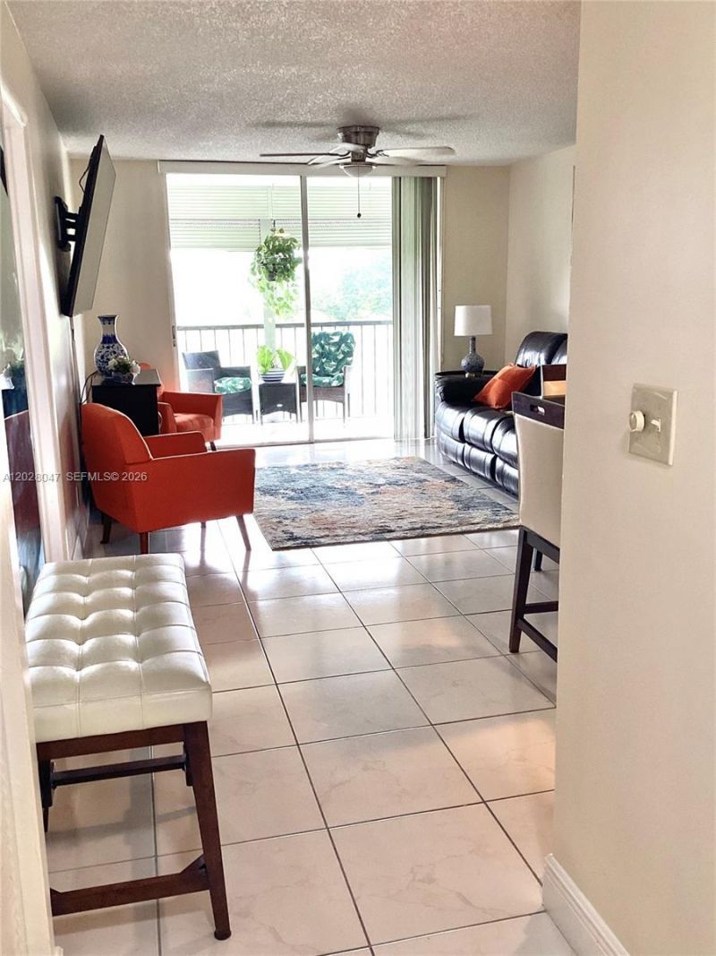 8900 Washington Blvd , Unit 415, Pembroke Pines, FL 33025 Photo