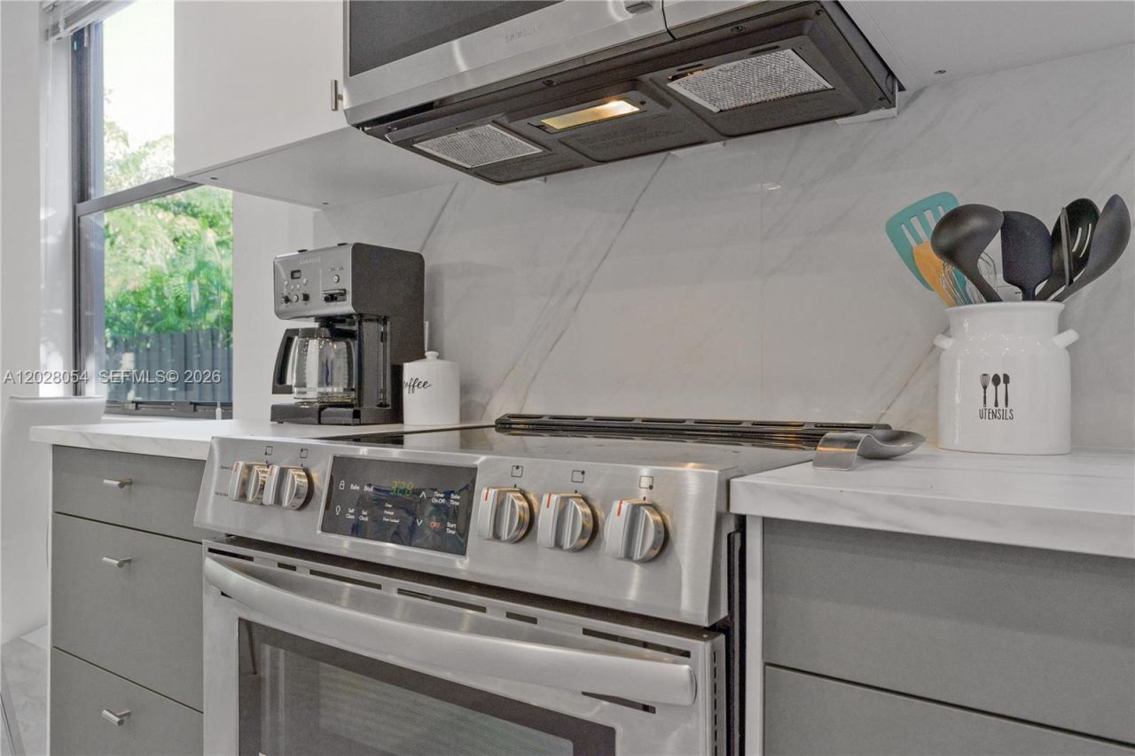 2887 SW 33rd Ave, Miami, FL 33133 Photo