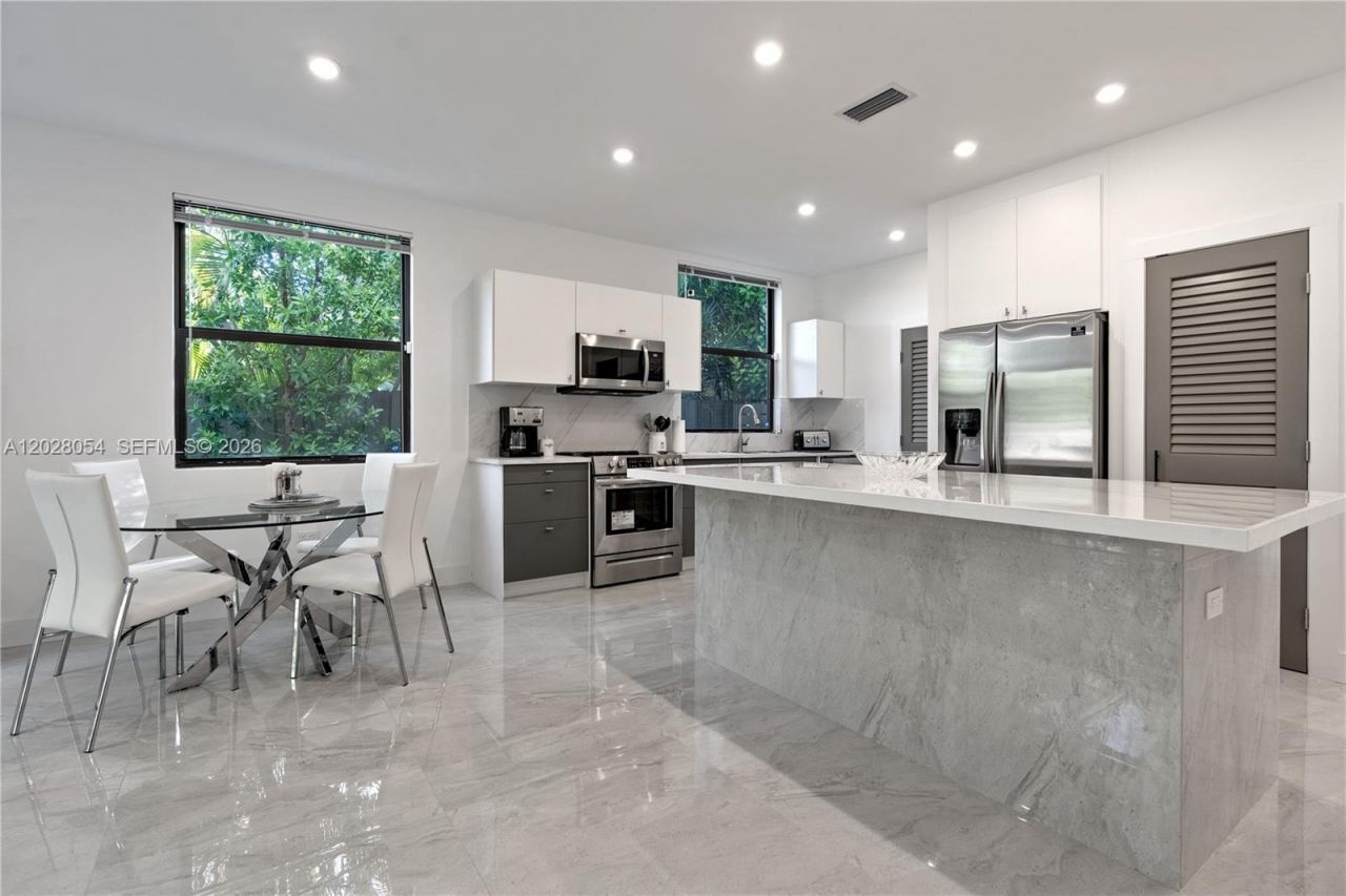 2887 SW 33rd Ave, Miami, FL 33133 Photo