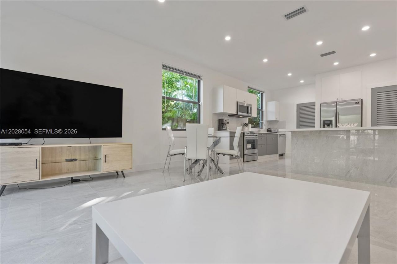 2887 SW 33rd Ave, Miami, FL 33133 Photo