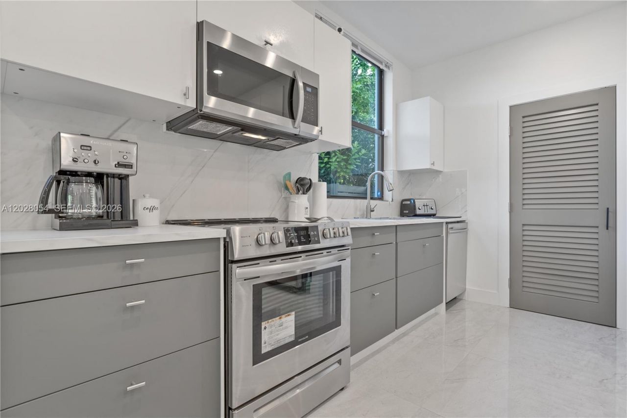 2887 SW 33rd Ave, Miami, FL 33133 Photo