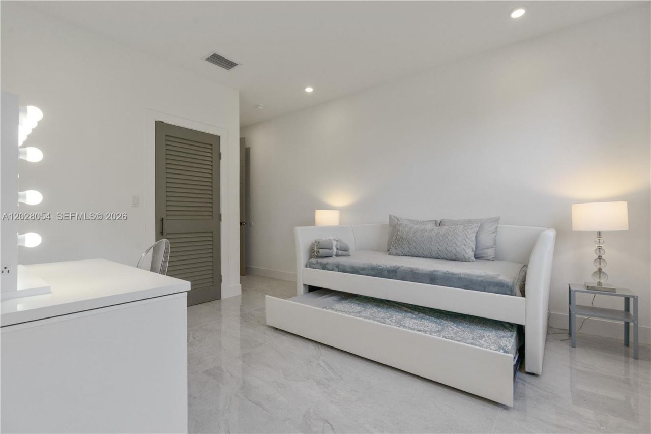 2887 SW 33rd Ave, Miami, FL 33133 Photo