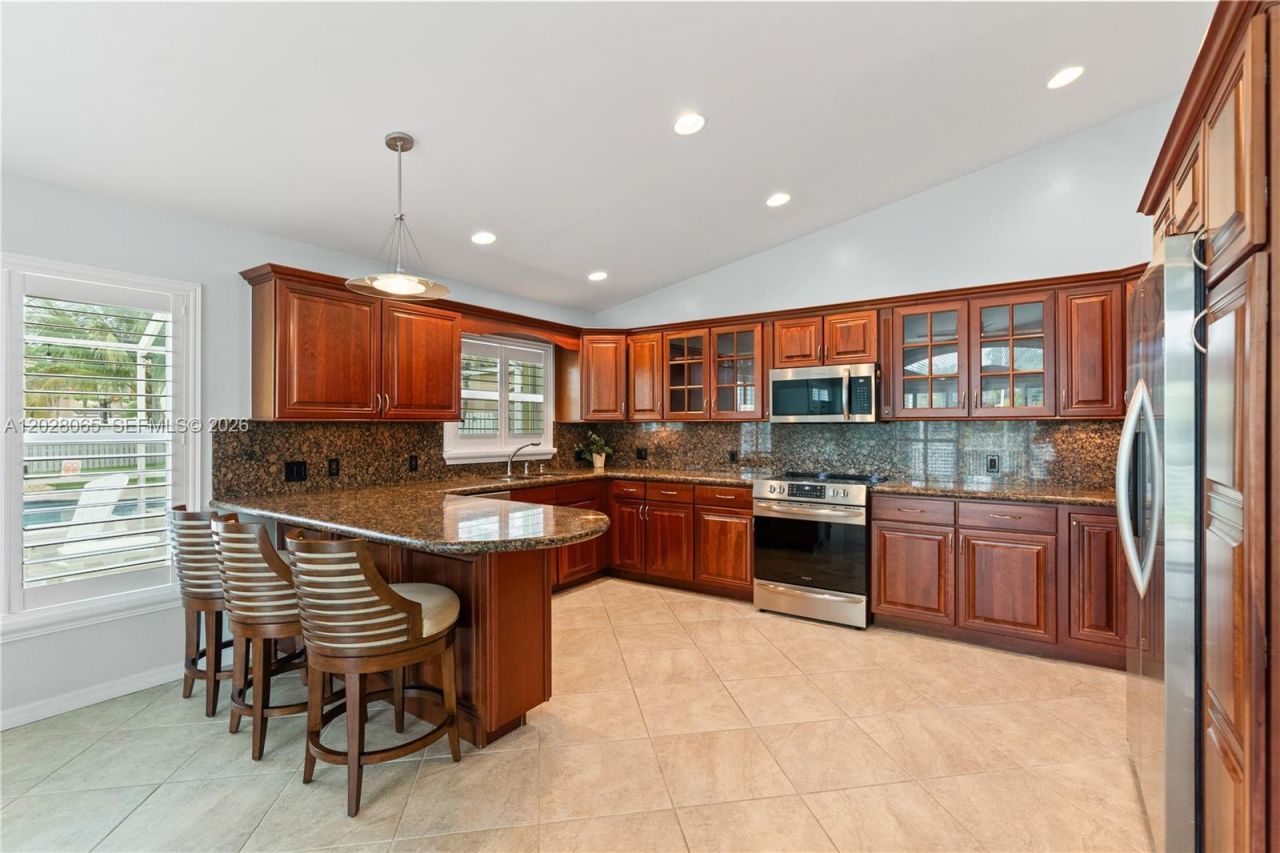 1090 NW 192nd Ave , Pembroke Pines, FL 33029 Photo