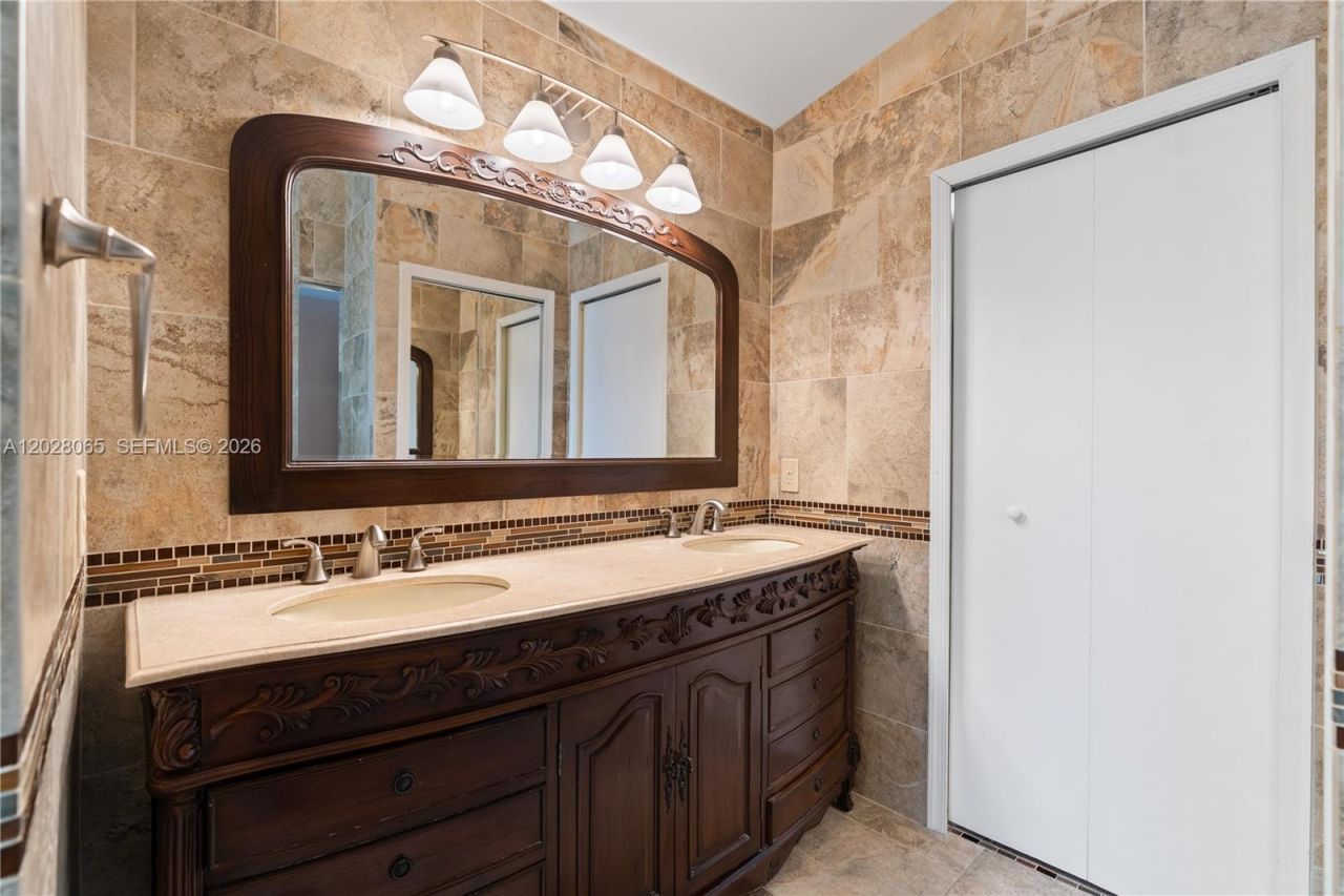 1090 NW 192nd Ave , Pembroke Pines, FL 33029 Photo