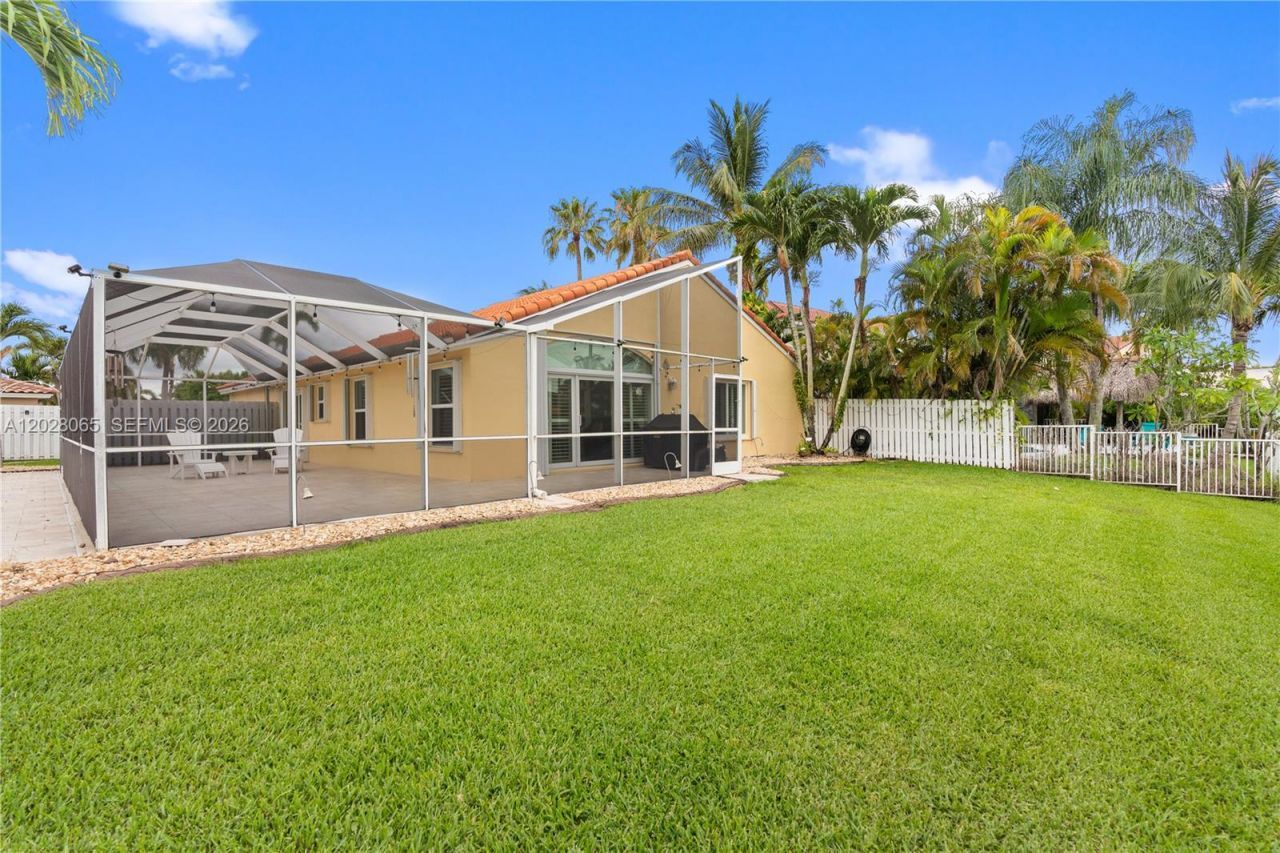 1090 NW 192nd Ave , Pembroke Pines, FL 33029 Photo