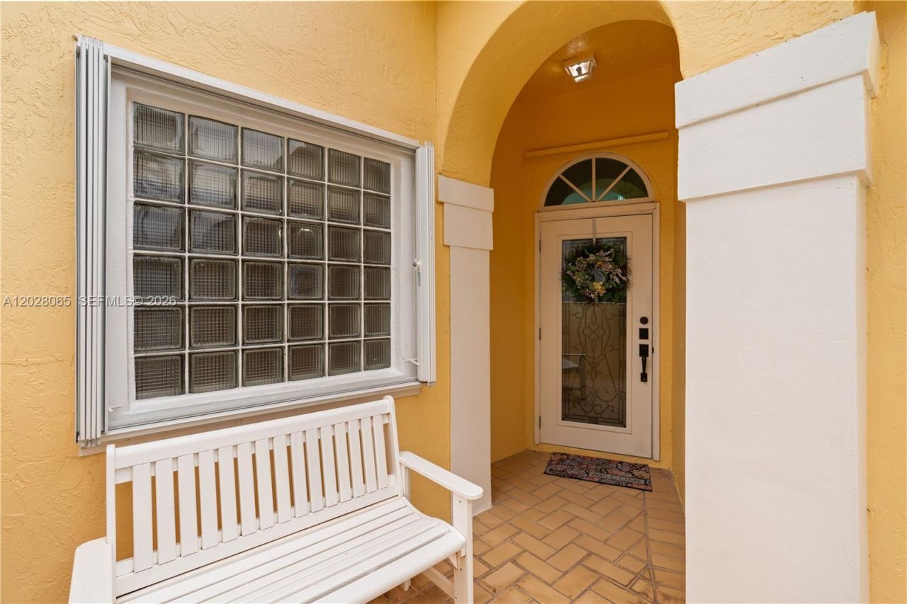 1090 NW 192nd Ave , Pembroke Pines, FL 33029 Photo