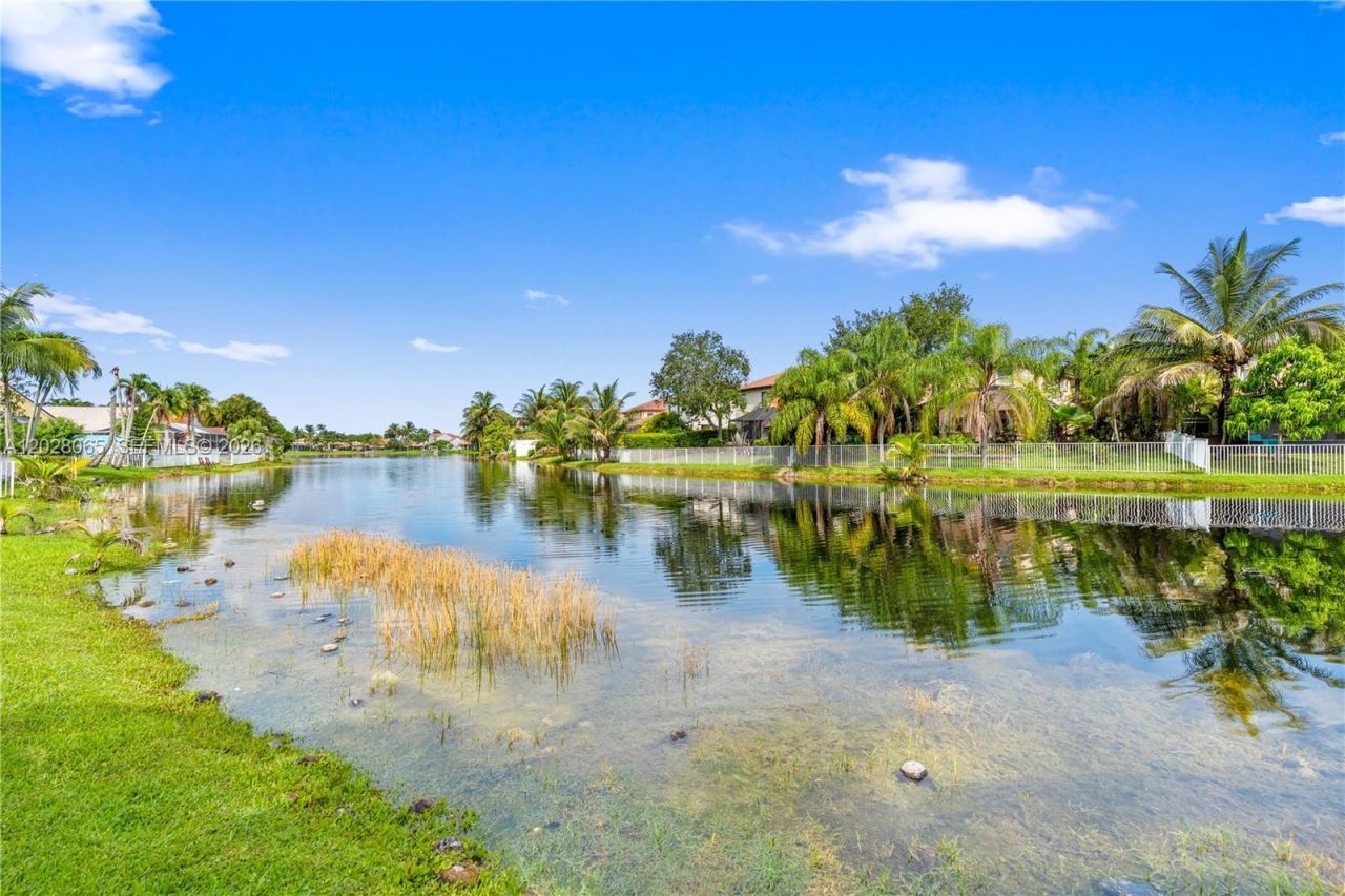 1090 NW 192nd Ave , Pembroke Pines, FL 33029 Photo