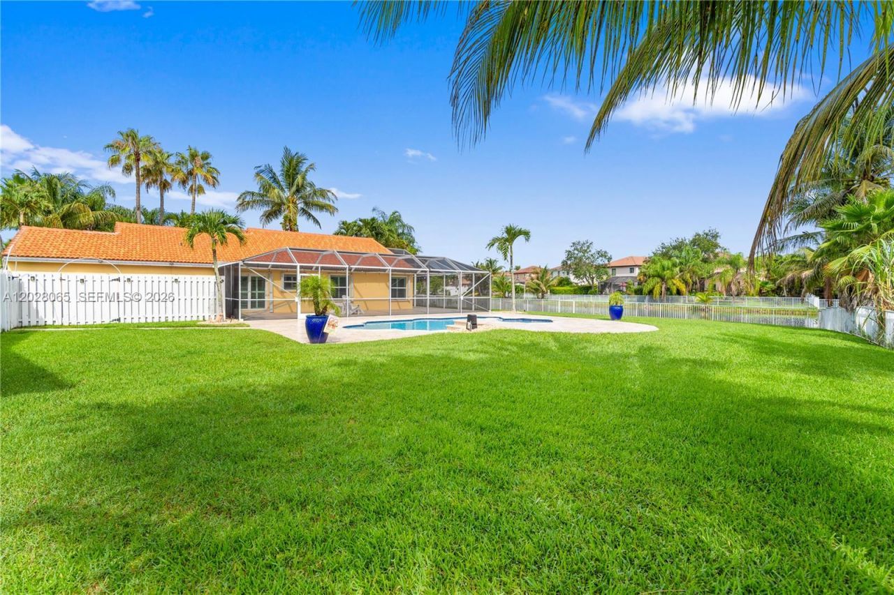 1090 NW 192nd Ave , Pembroke Pines, FL 33029 Photo