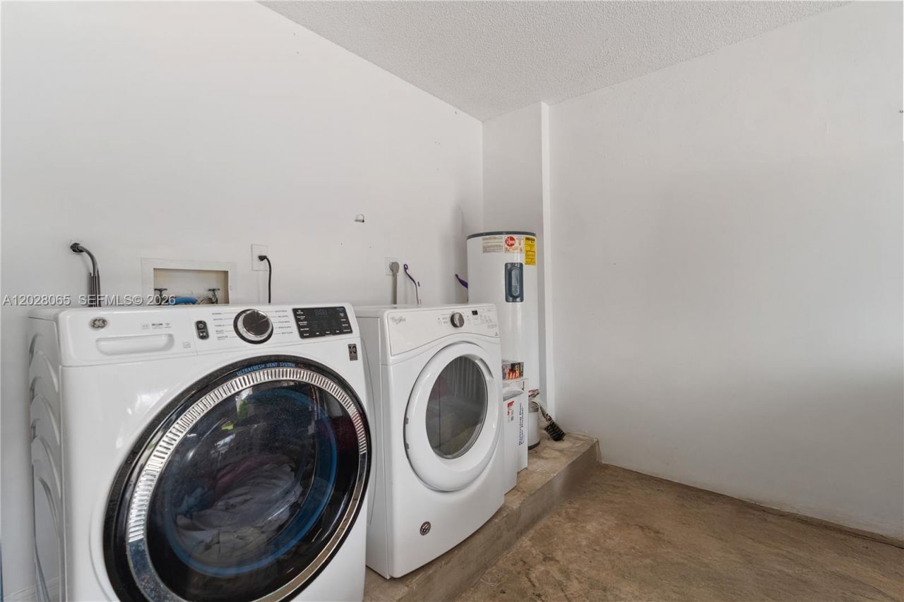 1090 NW 192nd Ave , Pembroke Pines, FL 33029 Photo