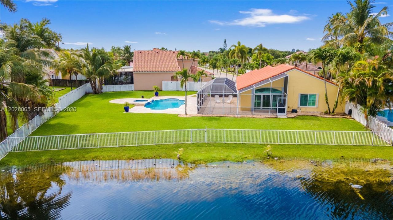 1090 NW 192nd Ave , Pembroke Pines, FL 33029 Photo
