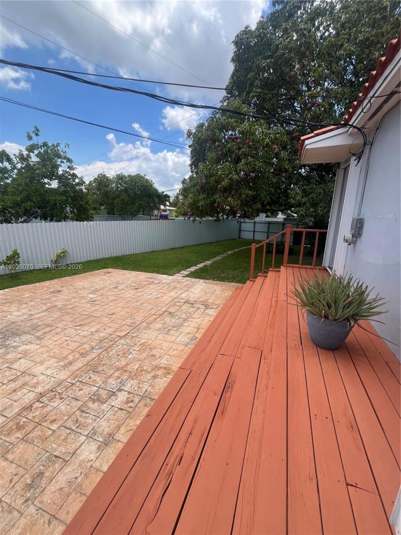 8370 SW 27th Ln, Miami, FL 33155 Photo