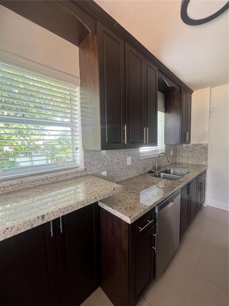 8370 SW 27th Ln, Miami, FL 33155 Photo