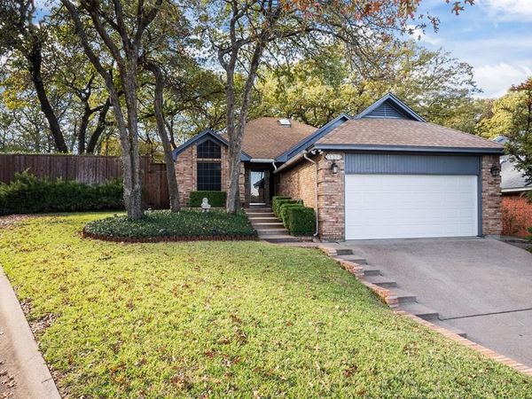 4922 Canberra Lane, Arlington, TX 76017