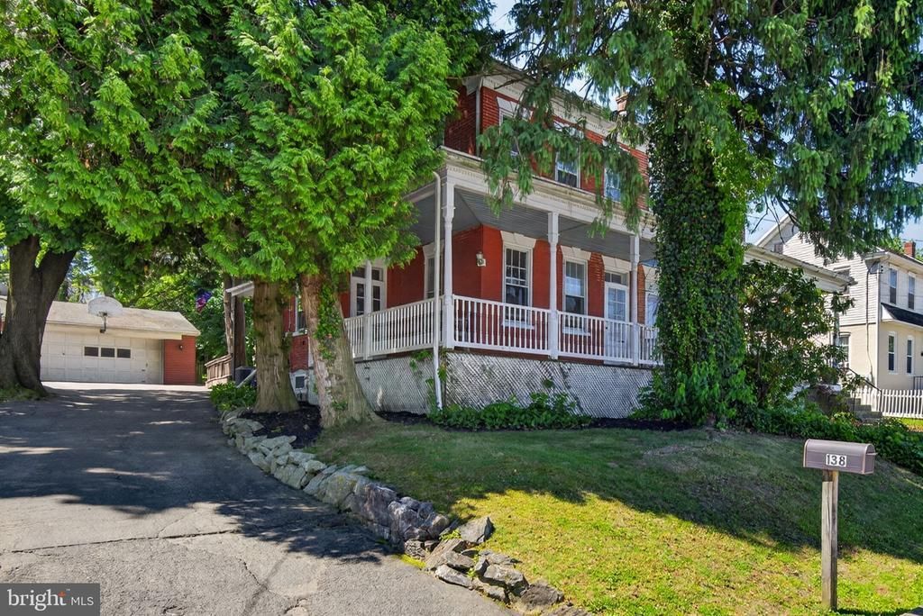 138 E NEW STREET, MOUNTVILLE, PA 17554