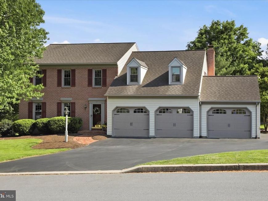 9 Round House Drive , Lititz, PA 17543 Main Photo