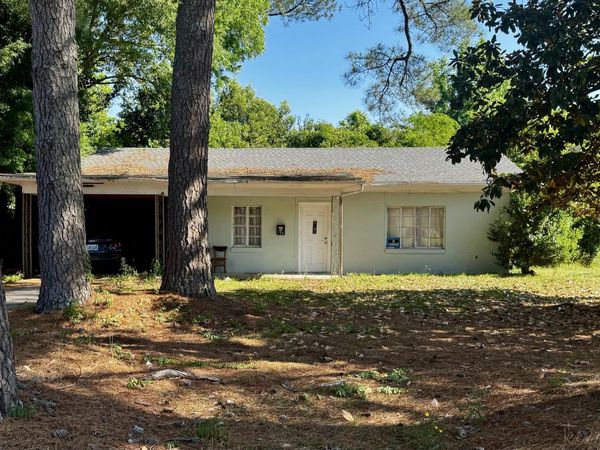 706 E Lenoir Avenue , Kinston, NC 28501