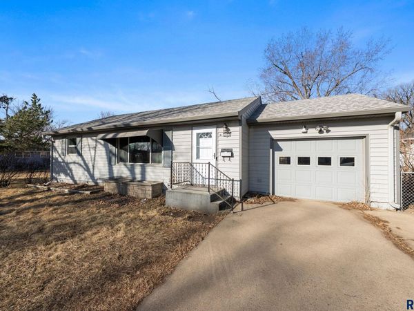 3005 S Western Ave, Sioux Falls, SD 47105