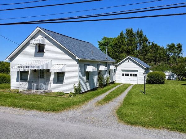223 Connoquenessing Main St, Connoquenessing, PA 16027