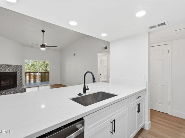 2515 N 52ND Street, Unit 208, Phoenix, AZ 85008