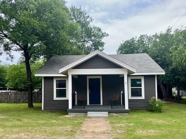 425 Gregg Street, Albany, TX 76430