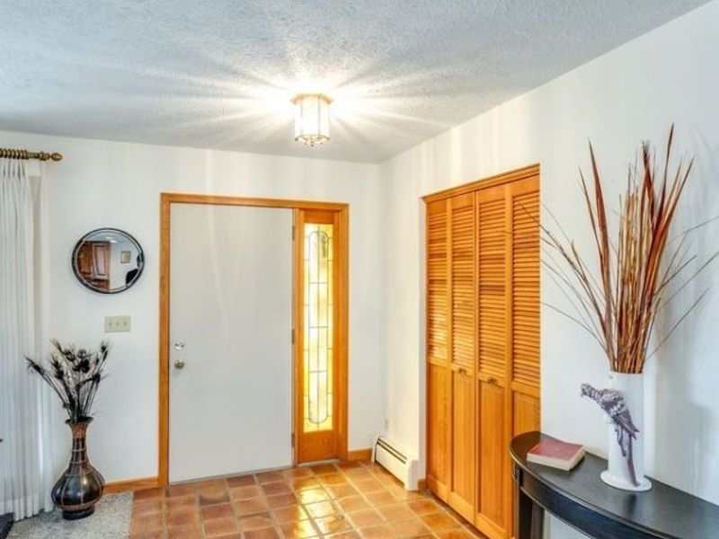317 E Linwood Avenue, Akron, OH 44301 Photo 4