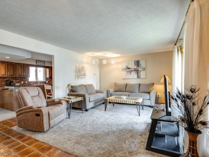 317 E Linwood Avenue, Akron, OH 44301 Photo 7