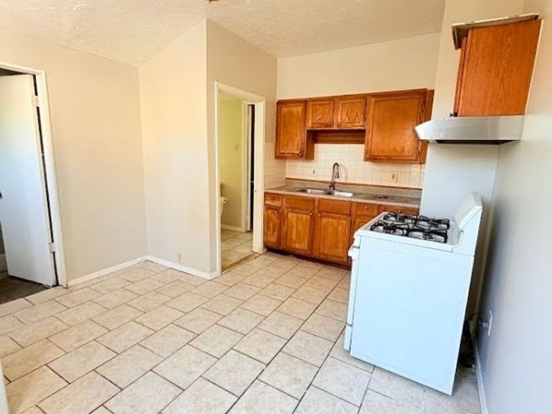 3417 Storer Avenue, Cleveland, OH 44109 Photo 5